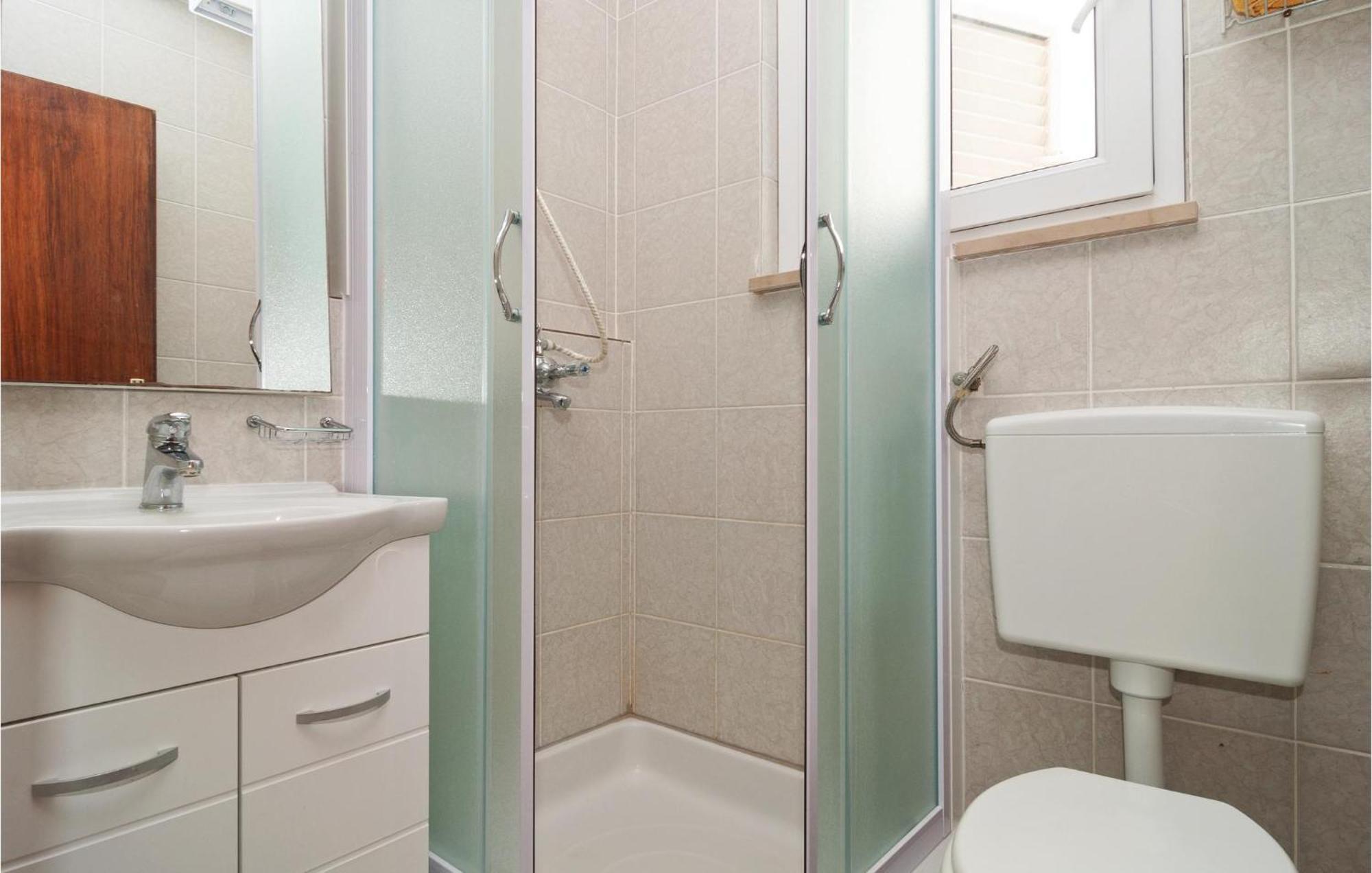 Beautiful Apartment In Privlaka With Kitchen Экстерьер фото